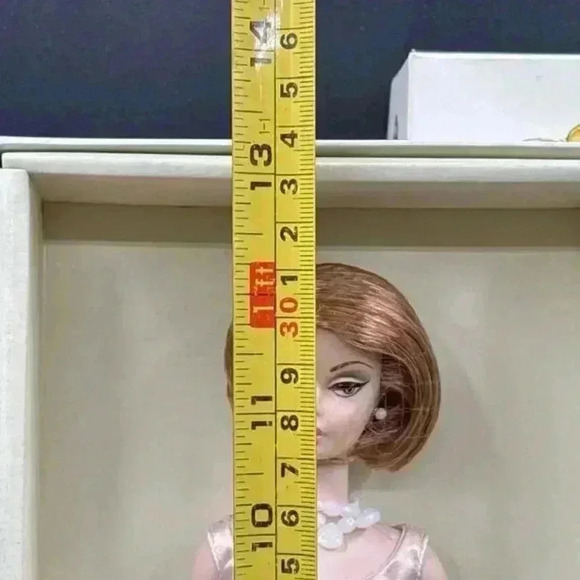 Barbie Southern Belle Doll - Picture 14 of 16